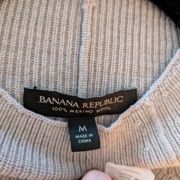 Banana Republic Merino Wool NWT Beige Sweater M - Picture 7 of 8